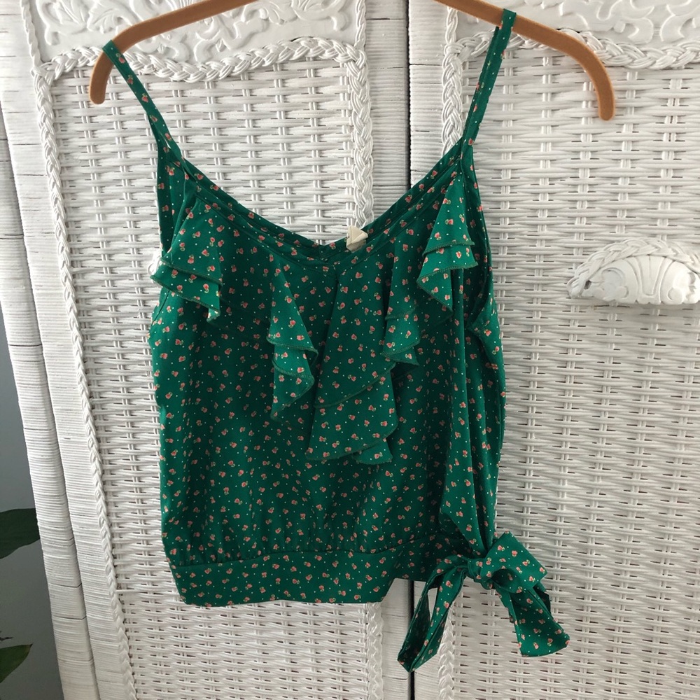 Green floral top